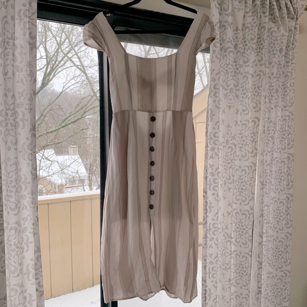 Midi dress with cute out back